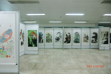 展覽展示服務全攻略 從掛畫展板到專業展柜租賃